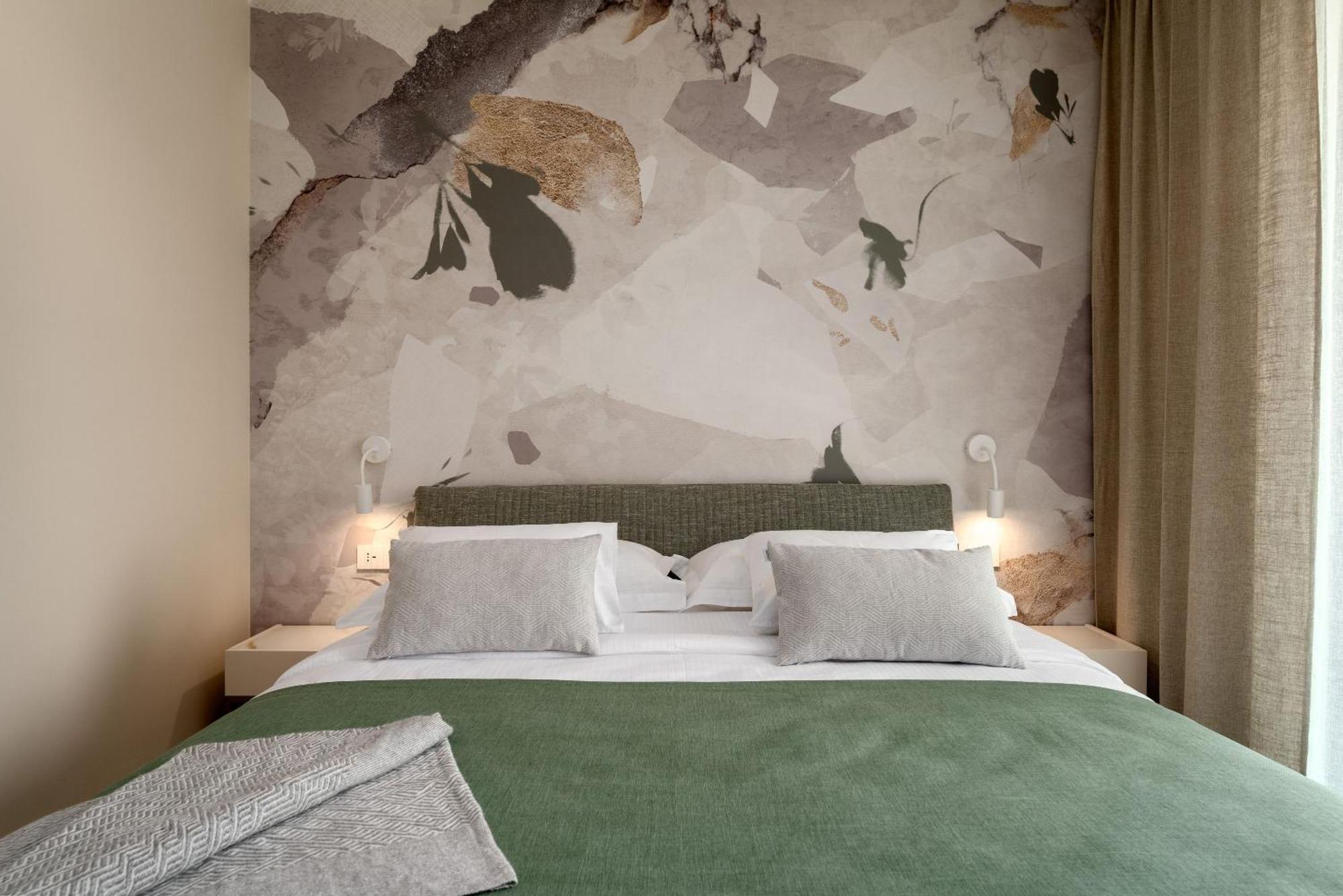 The Q Bliss - Your New 4-Star Hideaway With A Garage 罗维尼 外观 照片