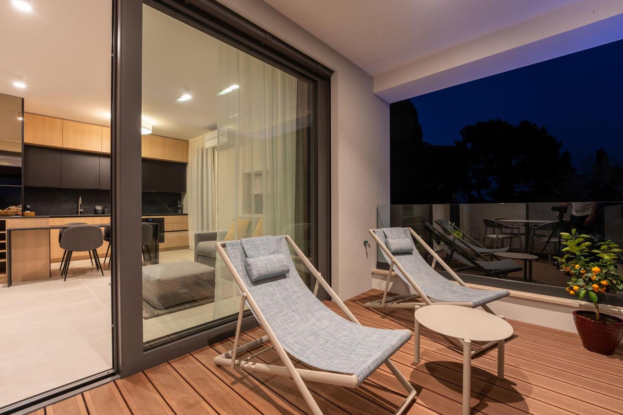The Q Bliss - Your New 4-Star Hideaway With A Garage 罗维尼 外观 照片