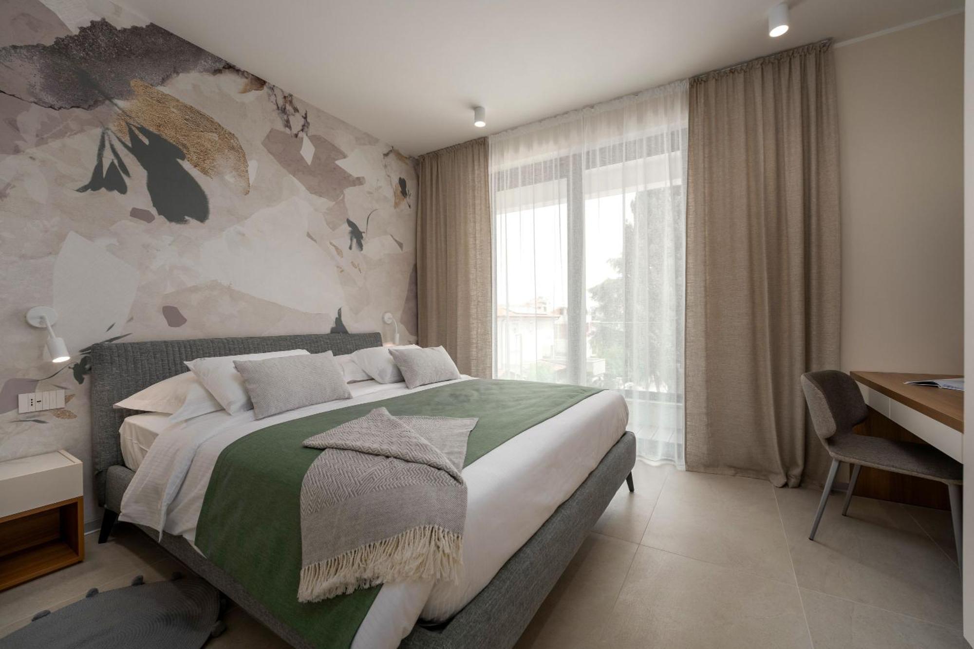 The Q Bliss - Your New 4-Star Hideaway With A Garage 罗维尼 外观 照片